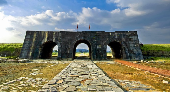 Citadel of Ho Dynasty - Thanh Hoa Citadel of Ho Dynasty - Thanh Hoa