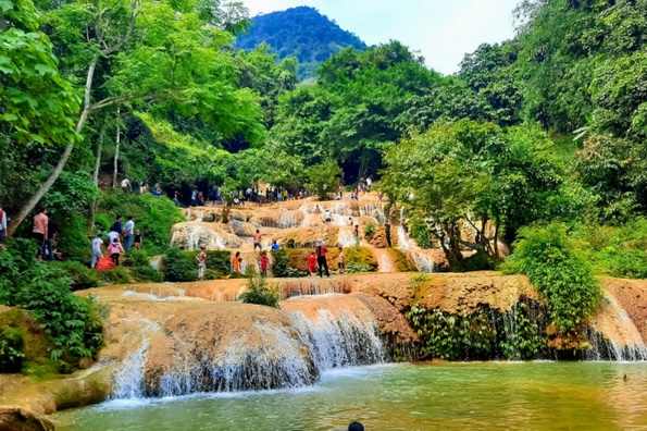 May Waterfall - Thanh Hoa May Waterfall - Thanh Hoa