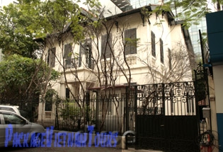 Une villa de style français du quartier français de Hanoï Une villa de style français du quartier français de Hanoï
