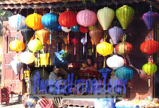 Faire des lanternes à Hoi An Faire des lanternes à Hoi An
