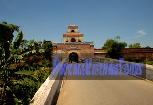 Gate to the Imperical Citadel of Hue Gate to the Imperical Citadel of Hue