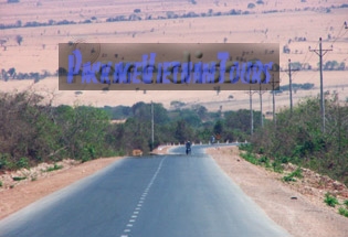 Route vers le désert près de Phan Thiet Mui Ne Route vers le désert près de Phan Thiet Mui Ne