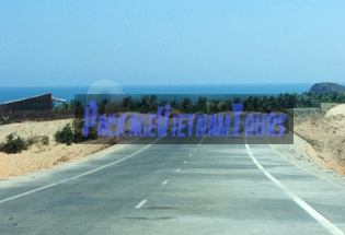 La route par la mer bleue de Phan Thiet Mui Ne La route par la mer bleue de Phan Thiet Mui Ne